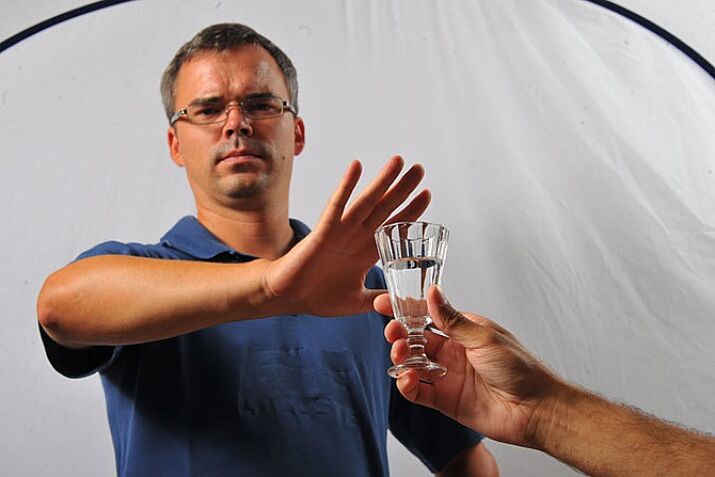 Prestanak alkohola je način da sami prestanete piti